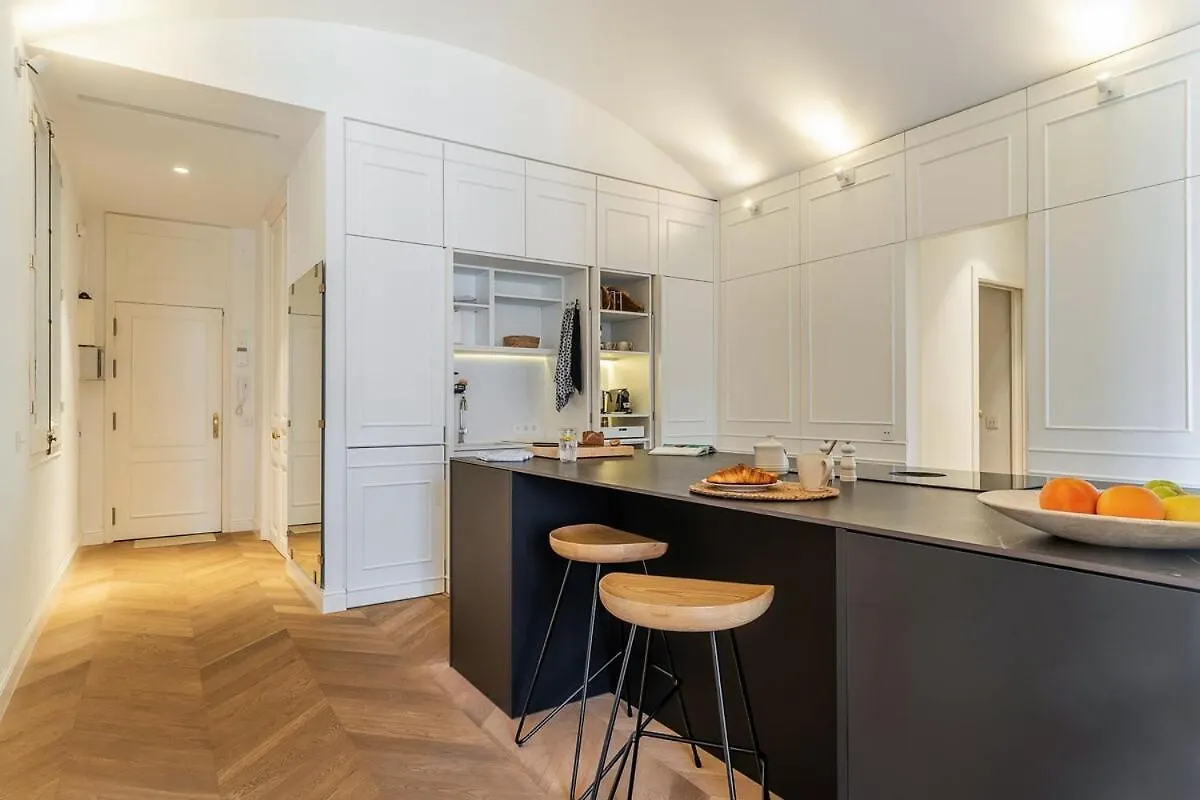 Canela Homes Midterm Elegance Barcelona 0*,